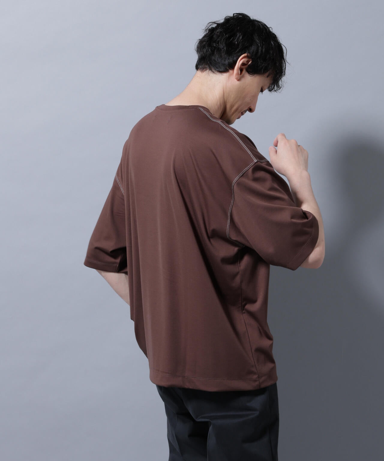 配色ステッチ フェイクスエードポケットTシャツ 6685224215