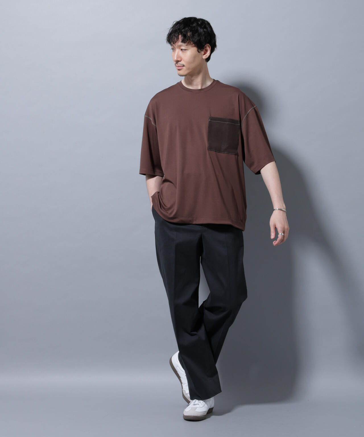 配色ステッチ フェイクスエードポケットTシャツ 6685224215