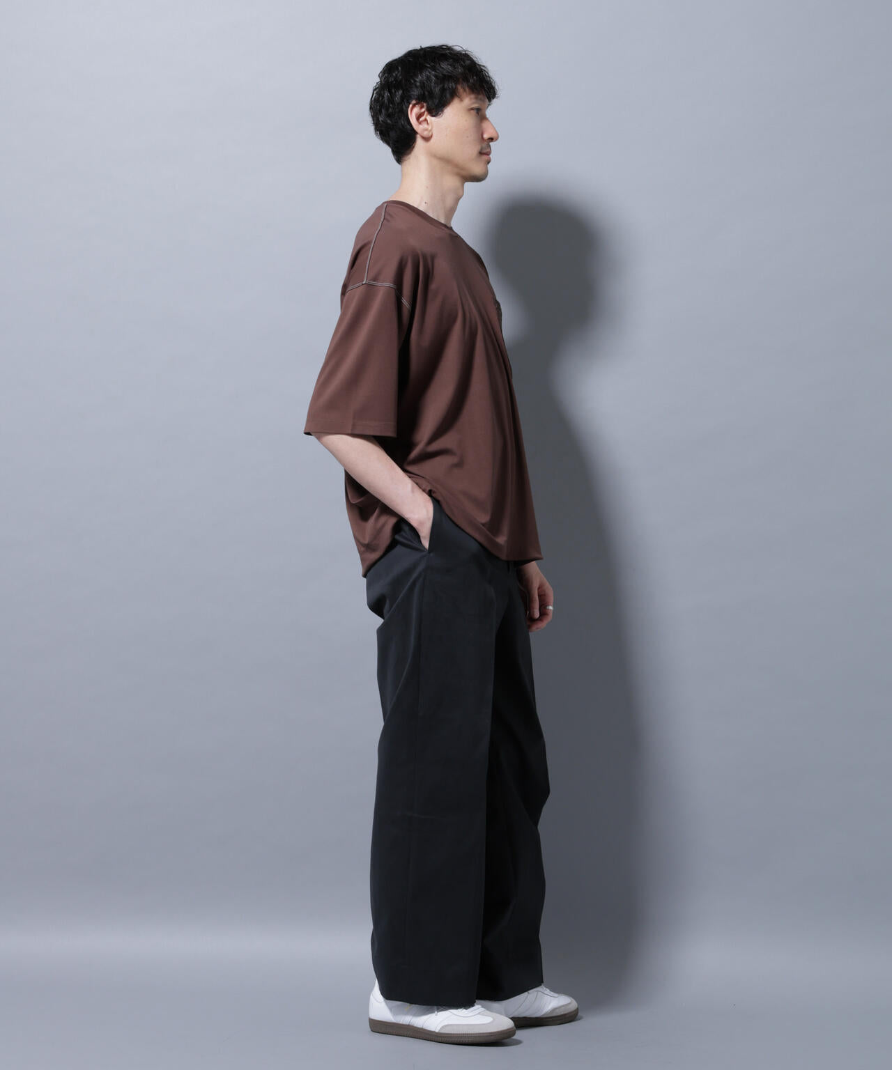 配色ステッチ フェイクスエードポケットTシャツ 6685224215