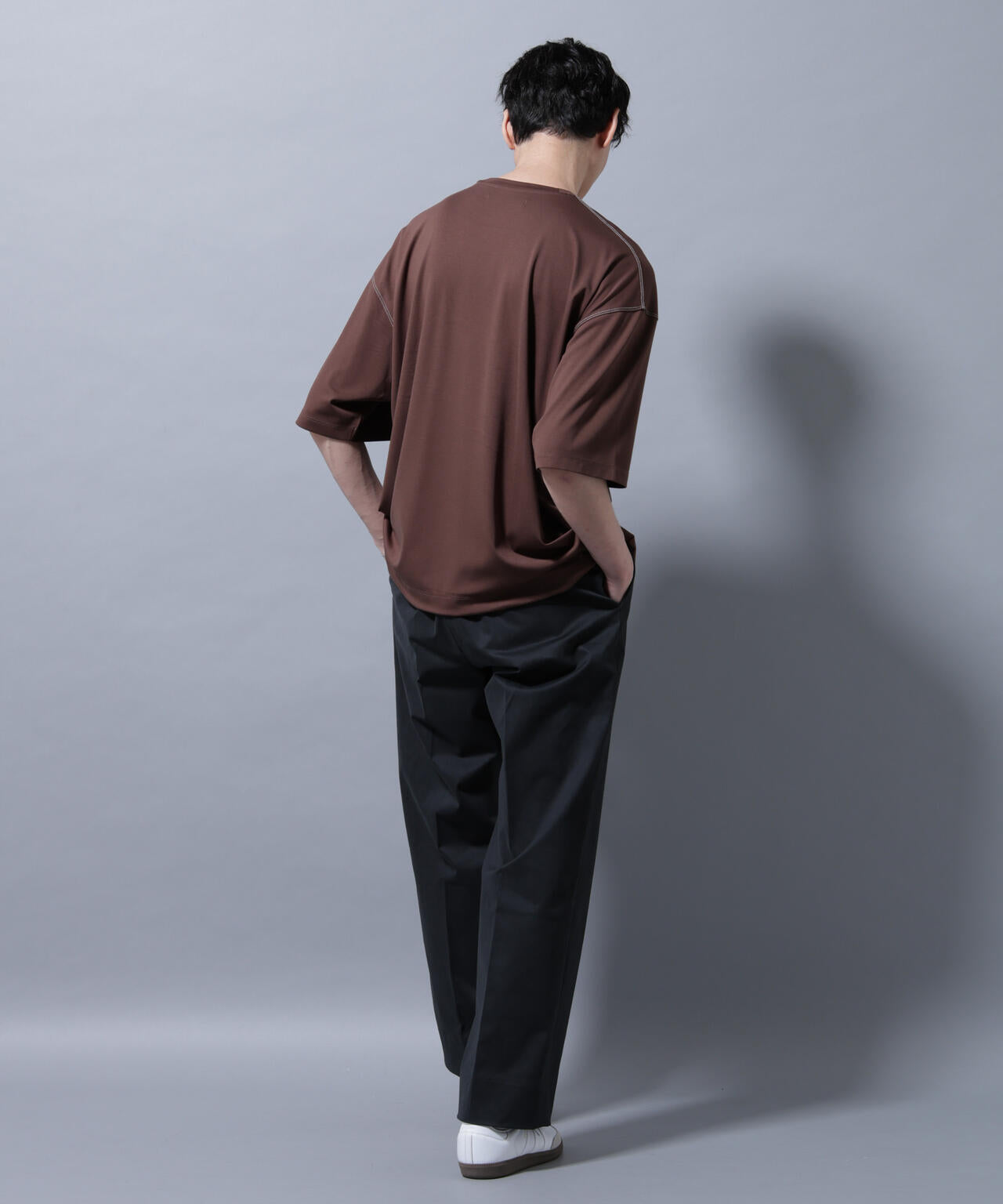 配色ステッチ フェイクスエードポケットTシャツ 6685224215