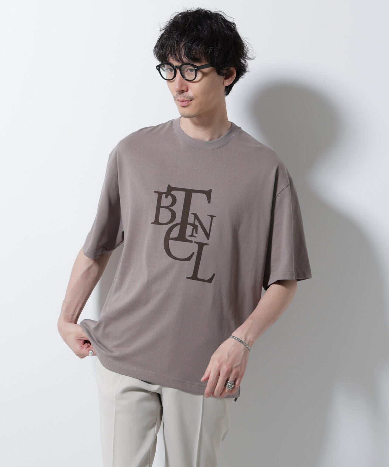 「BOTANICAL」エディトリアル プリントTシャツ 6685224217