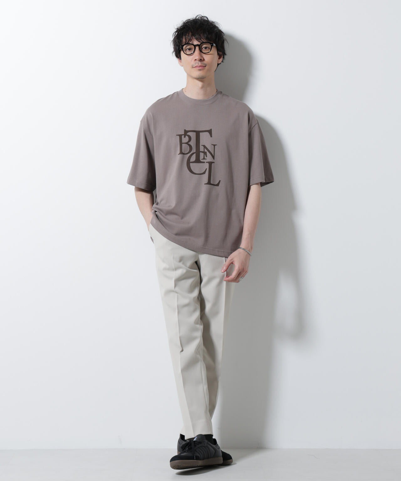 「BOTANICAL」エディトリアル プリントTシャツ 6685224217