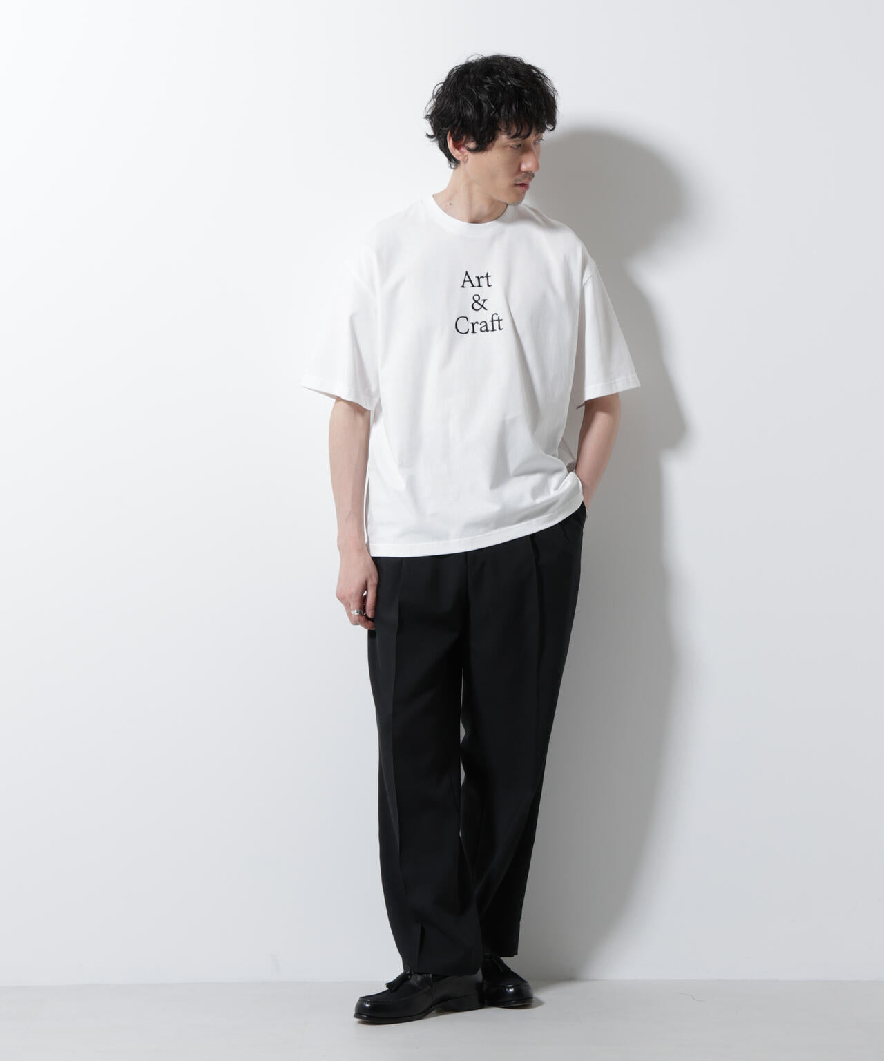 「Art & Craft」エディトリアル 刺繍Tシャツ 6685224218