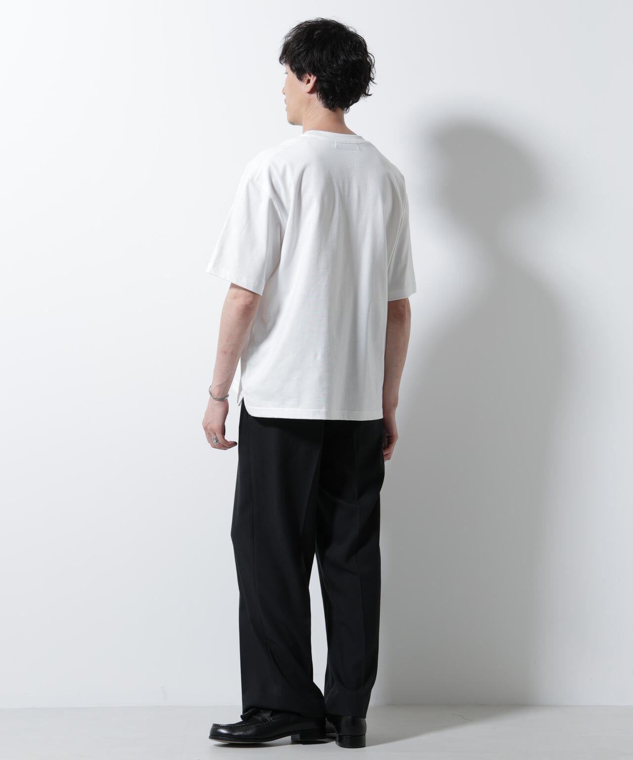 「Art & Craft」エディトリアル 刺繍Tシャツ 6685224218