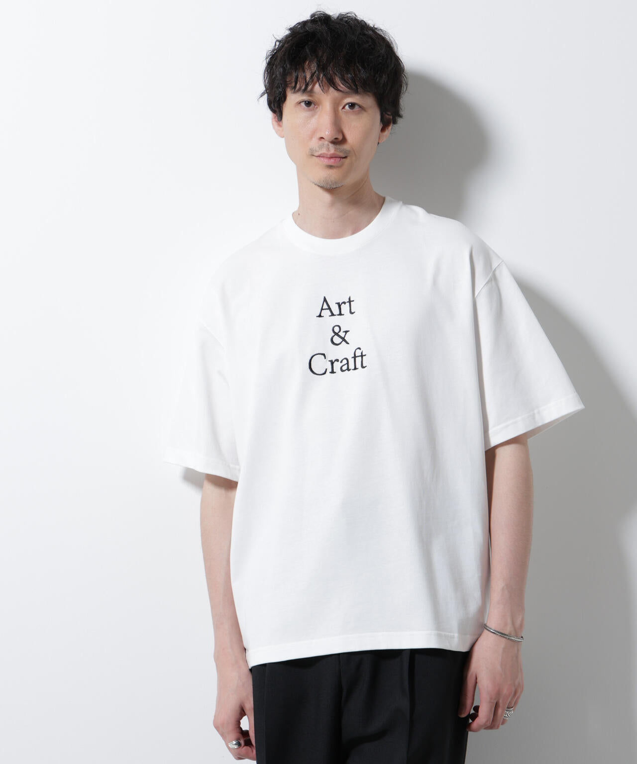 「Art & Craft」エディトリアル 刺繍Tシャツ 6685224218
