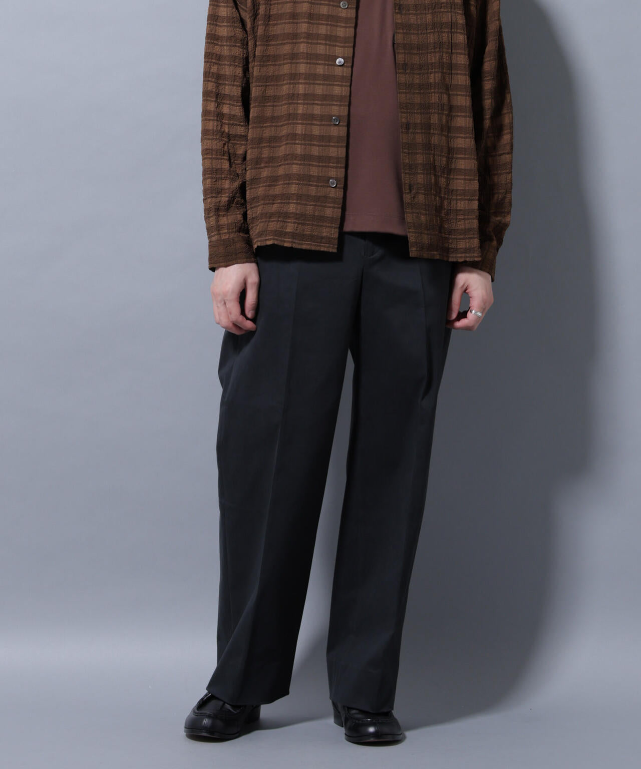 ピーチサテン ストレートフィット トラウザーズ 6685227209