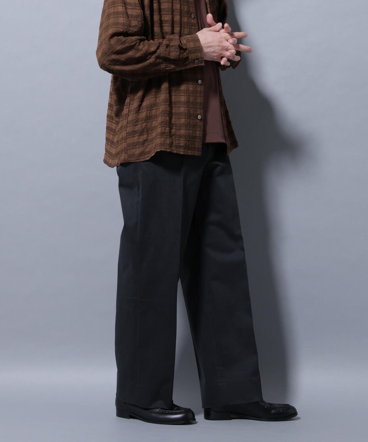 ピーチサテン ストレートフィット トラウザーズ 6685227209