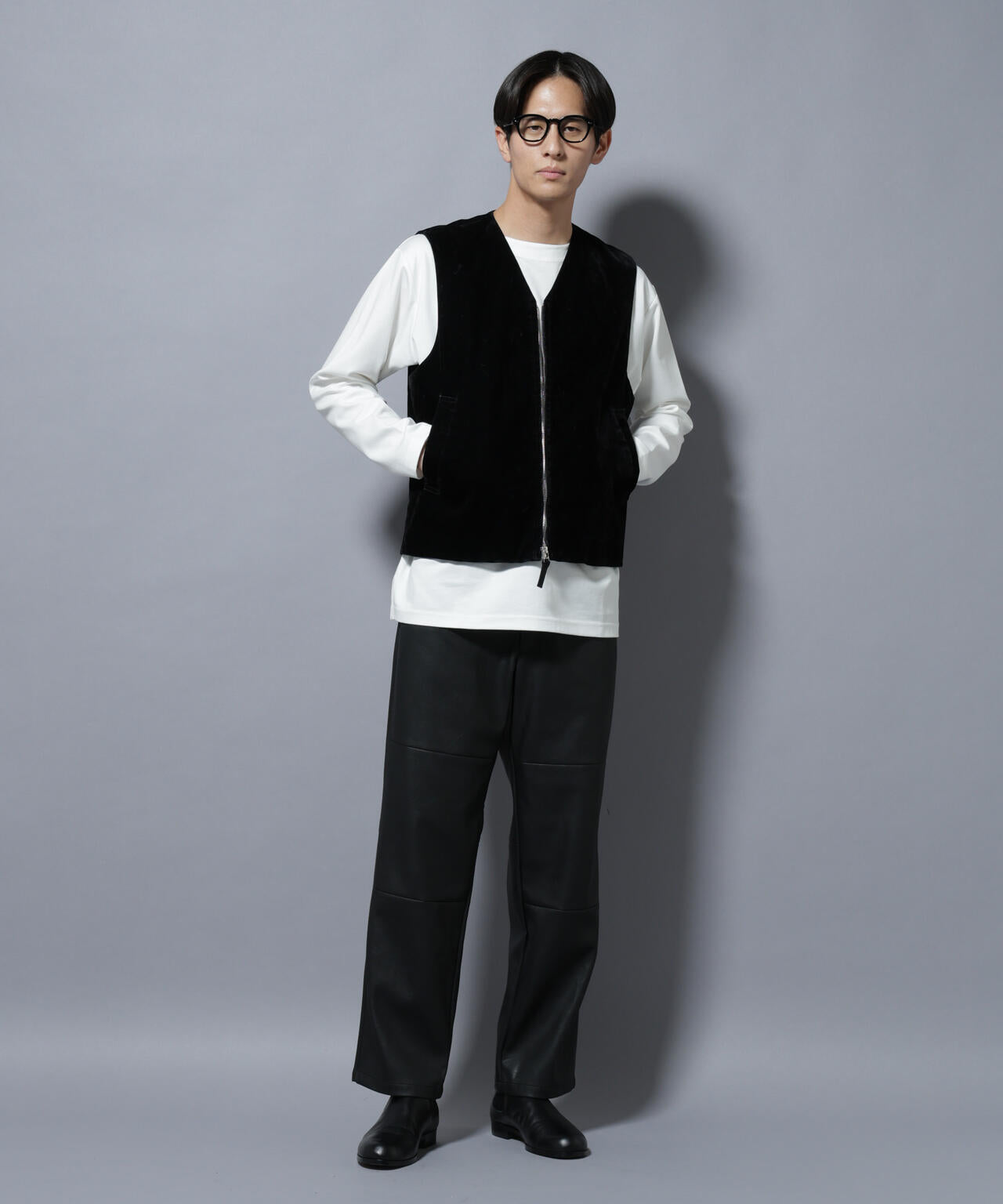 ヴィンテージライクフェイクレザー ダブルニーテーパードパンツ 6685227220