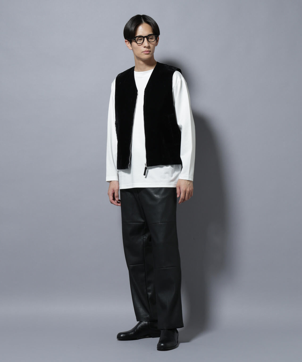 ヴィンテージライクフェイクレザー ダブルニーテーパードパンツ 6685227220