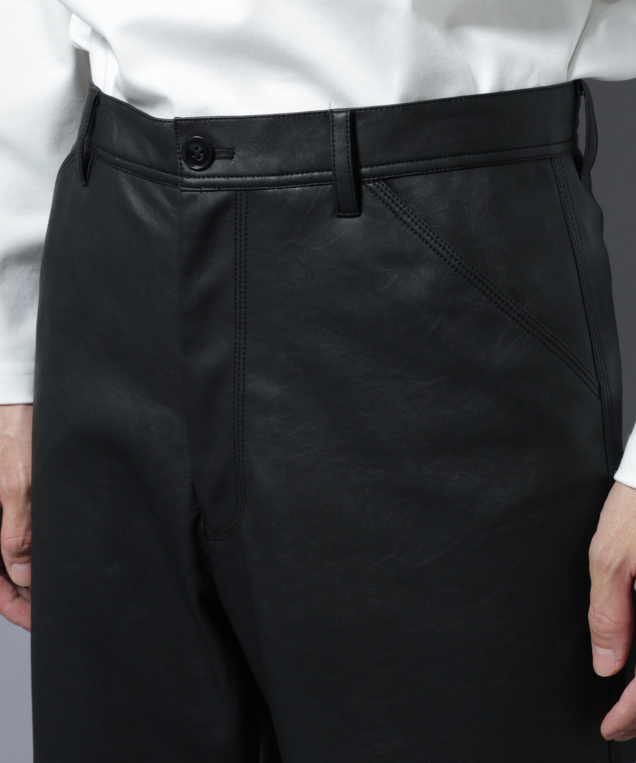 ヴィンテージライクフェイクレザー ダブルニーテーパードパンツ 6685227220