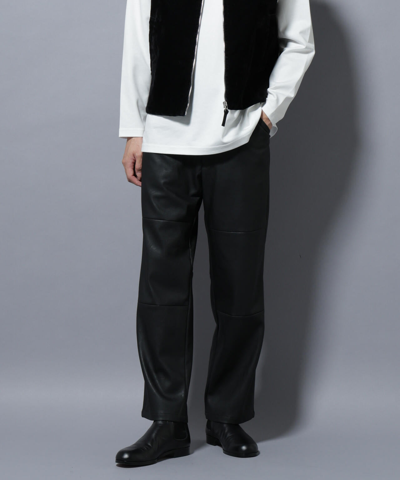 ヴィンテージライクフェイクレザー ダブルニーテーパードパンツ 6685227220