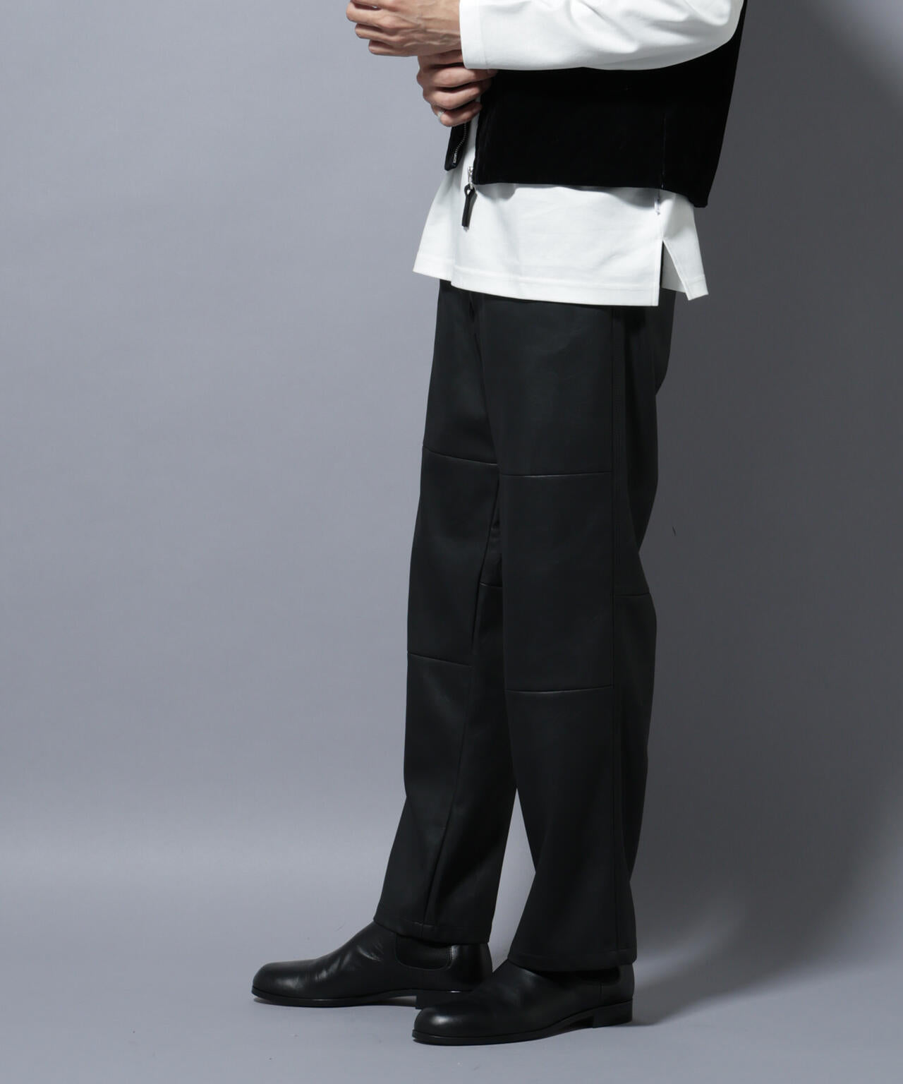 ヴィンテージライクフェイクレザー ダブルニーテーパードパンツ 6685227220