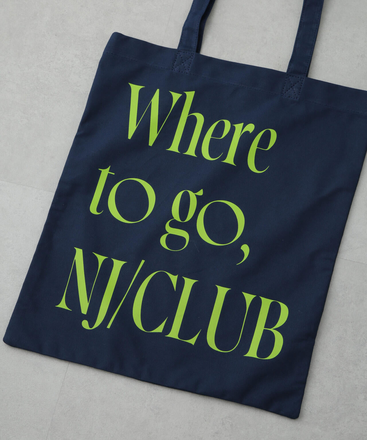 「NJ/CLUB」 グラフィックロゴトートバッグ 6685232206