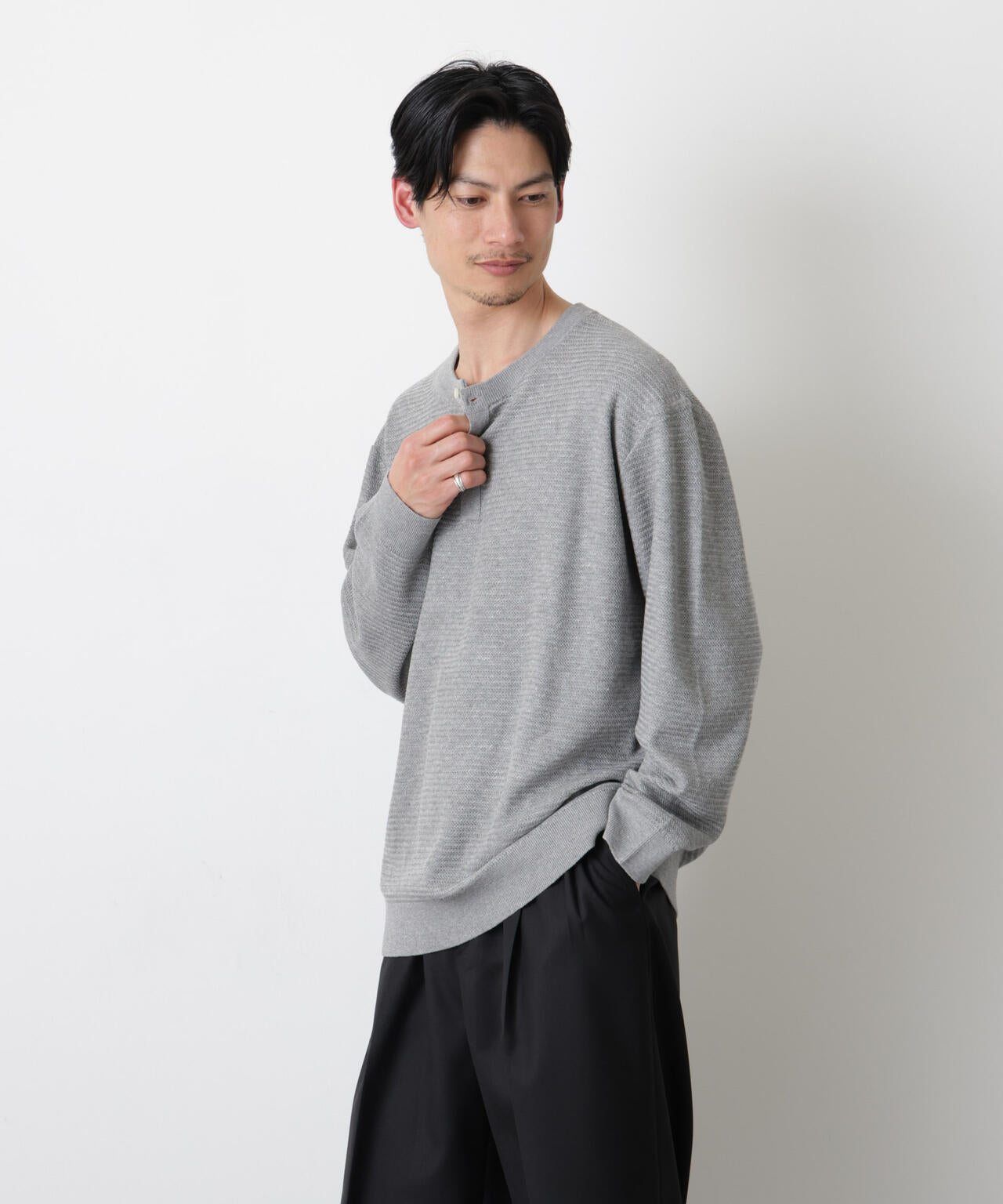 テクスチャーヘンリーネックニット 6686122205