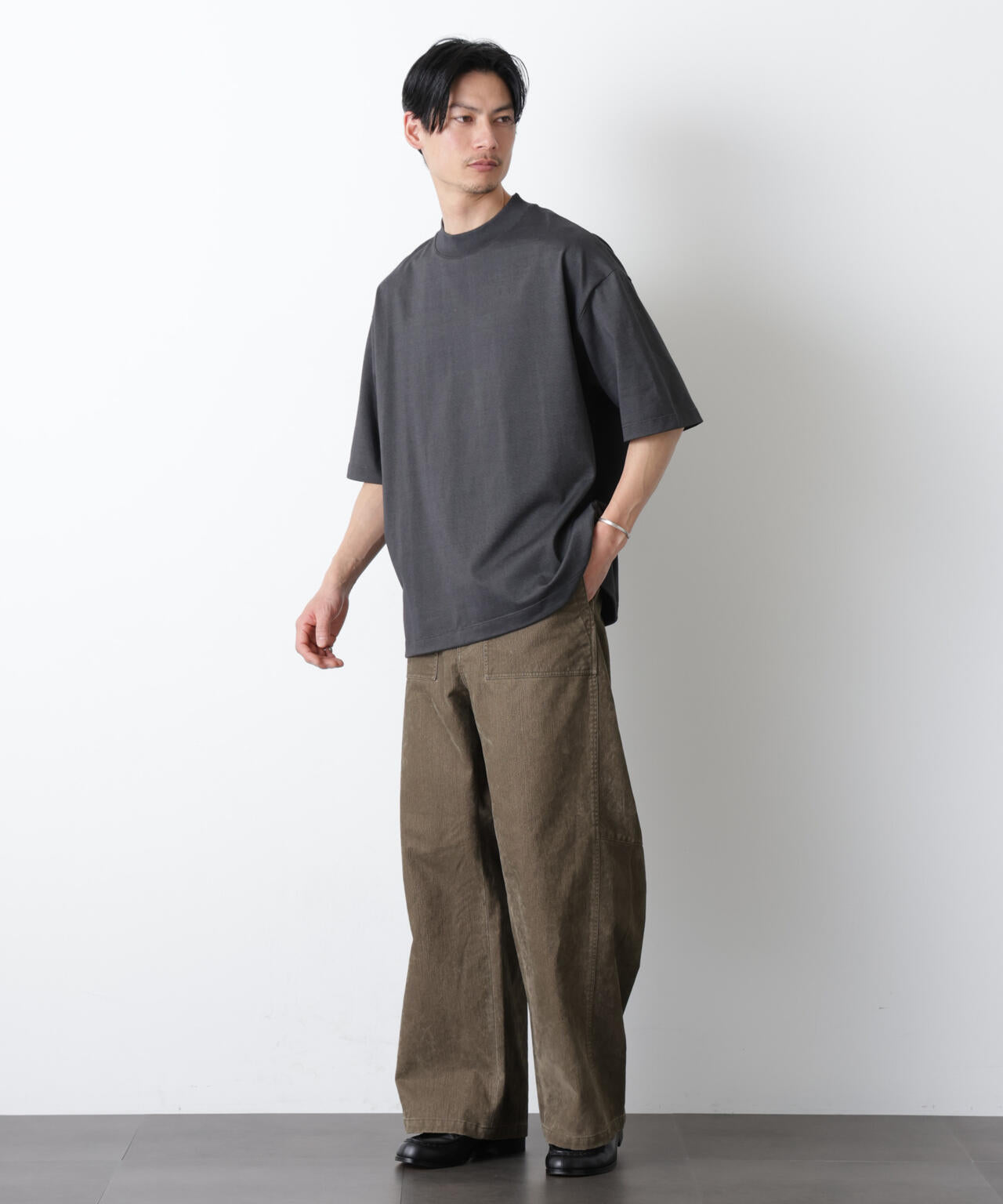 ソラーロワイドモックネックTシャツ 6686124203