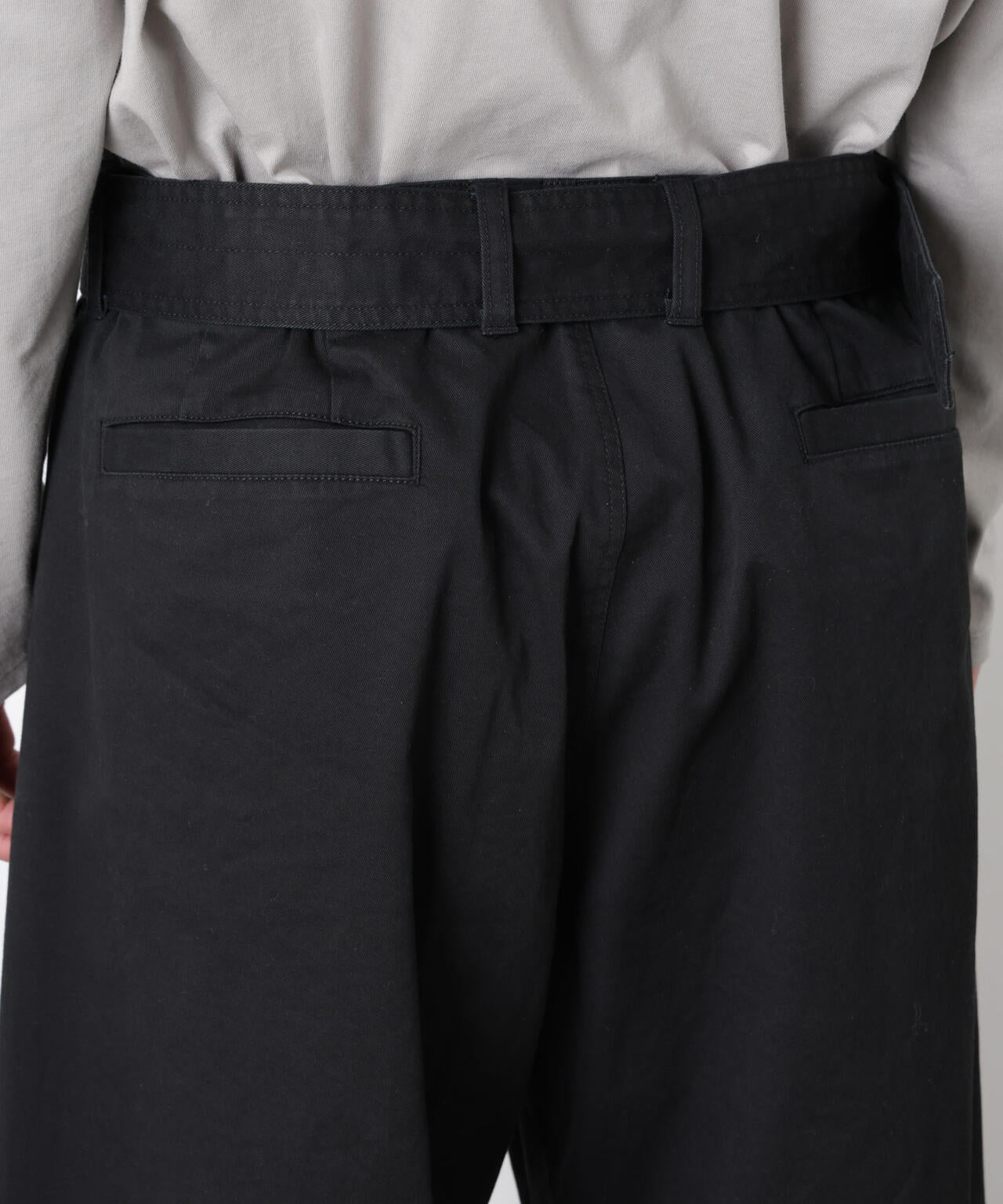 「ASSEMBLANC」ベルテッド3Dパンツ 6686127211