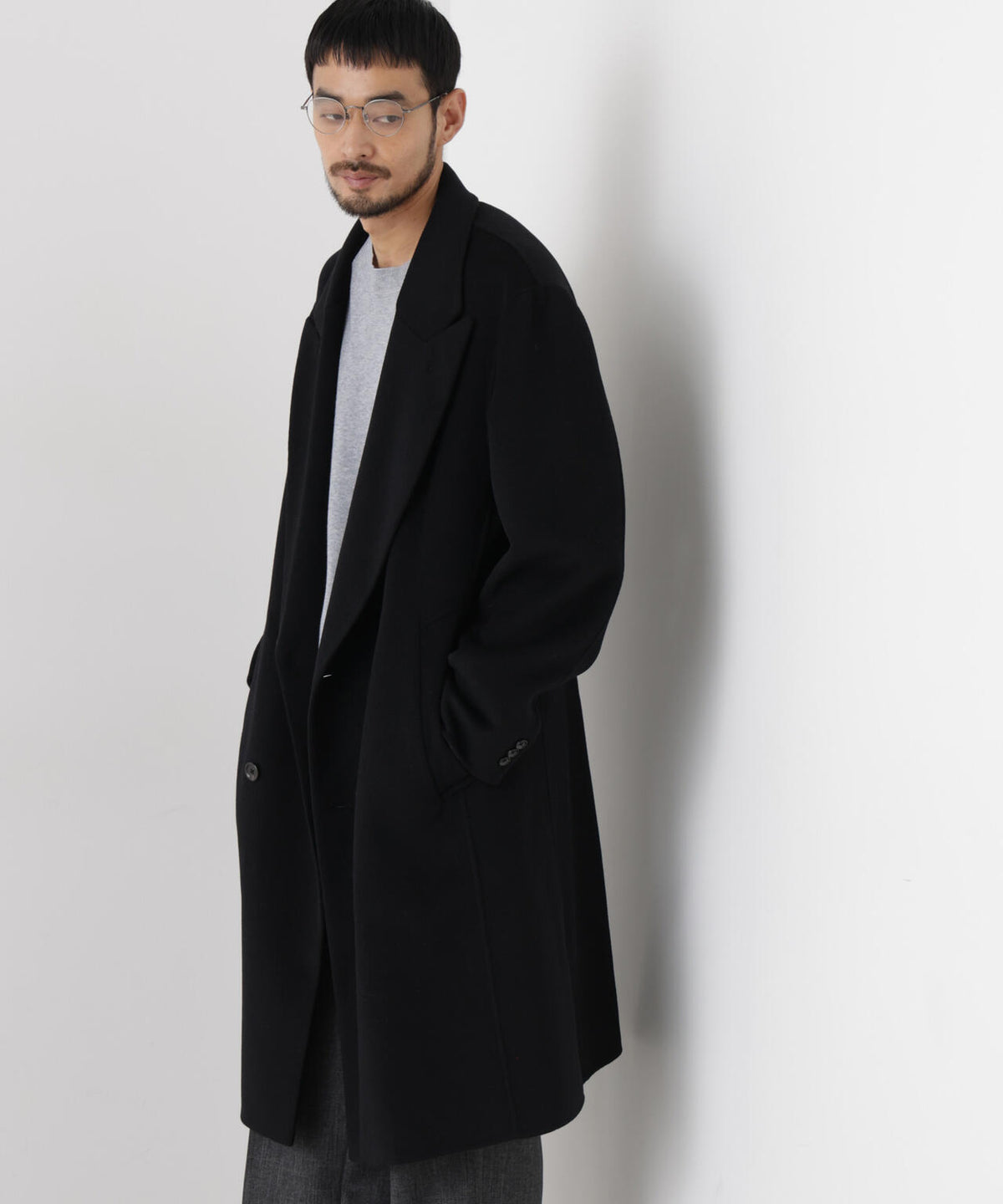 「ASSEMBLANC」 カシミヤブレンドリバーピークドラペルダブルコート 6686211209