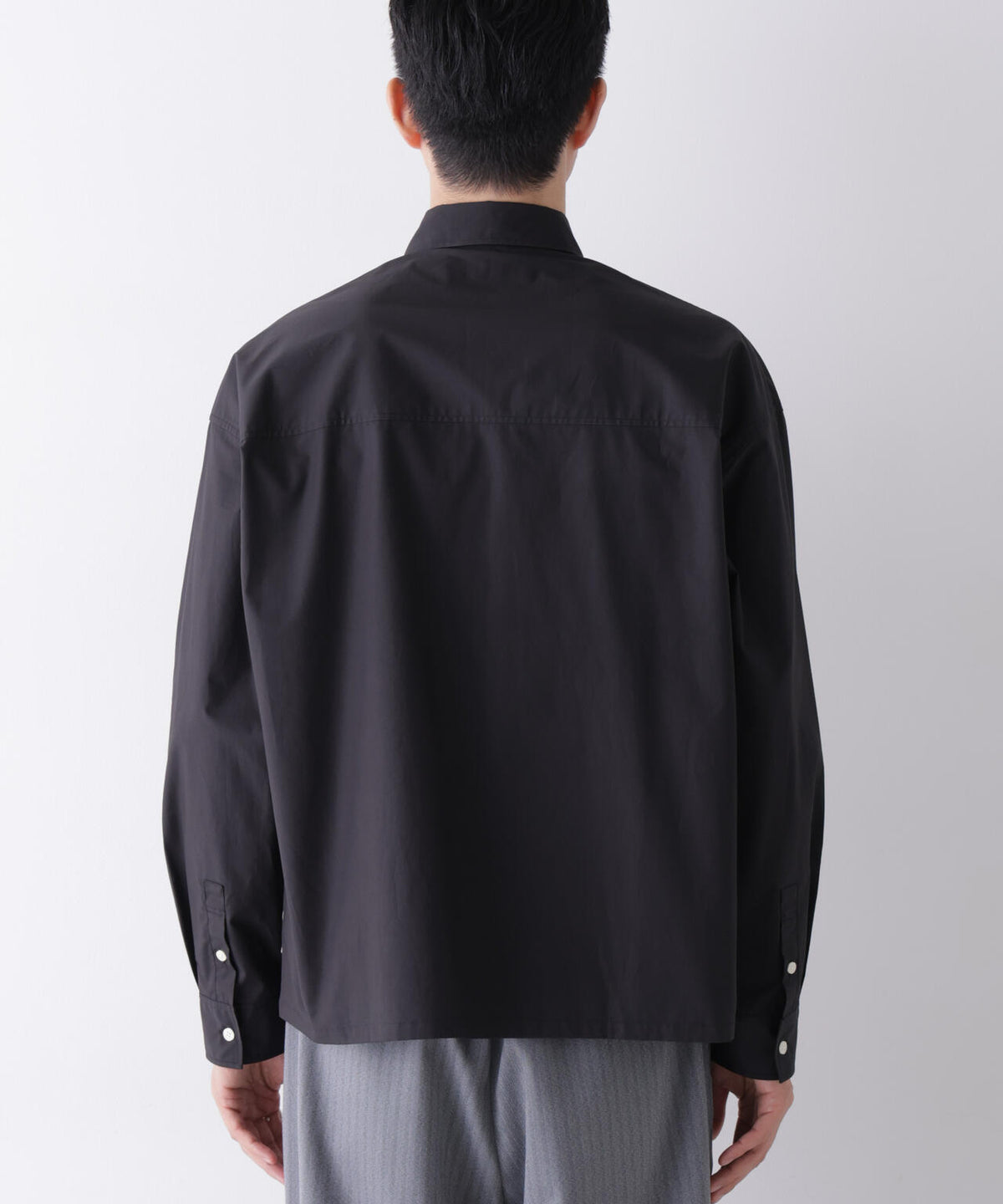 「James Fabric」 ボクシークロップドシャツブルゾン 6686220210
