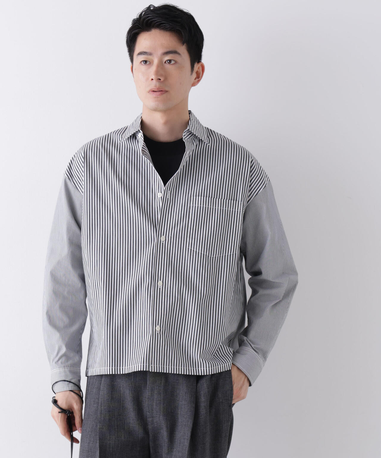 「James Fabric」 ボクシークロップドシャツブルゾン 6686220210