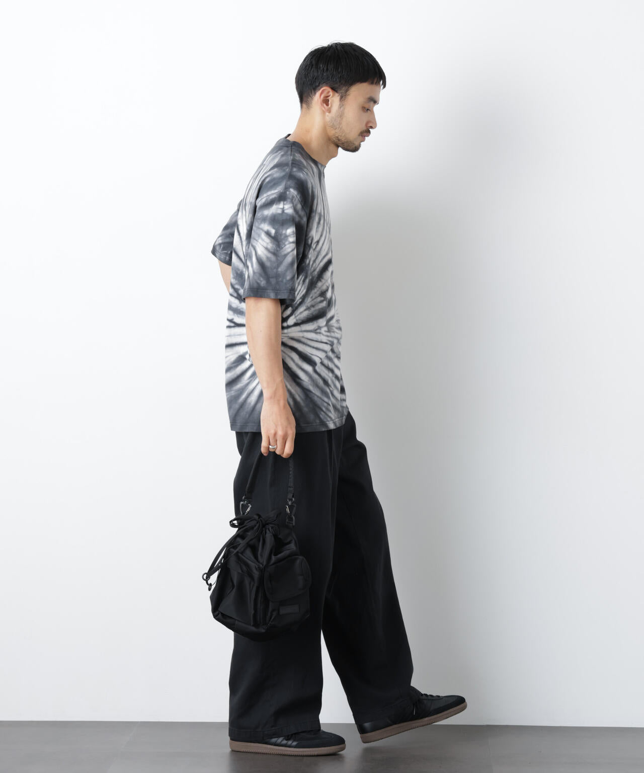ブラックタイダイTシャツ 6686224202