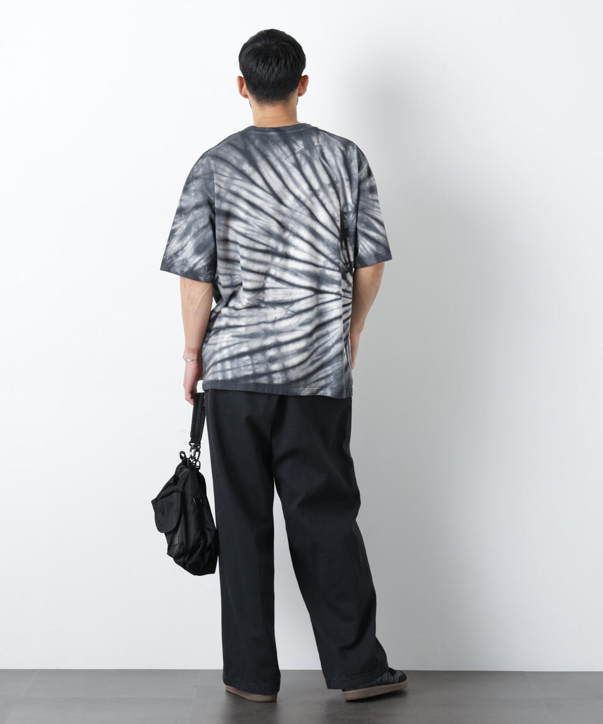 ブラックタイダイTシャツ 6686224202