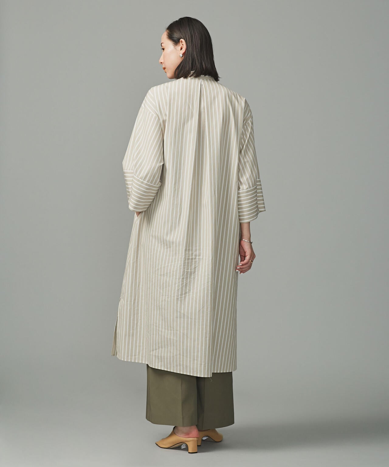 スタンドカラーシャツワンピース 6693119310