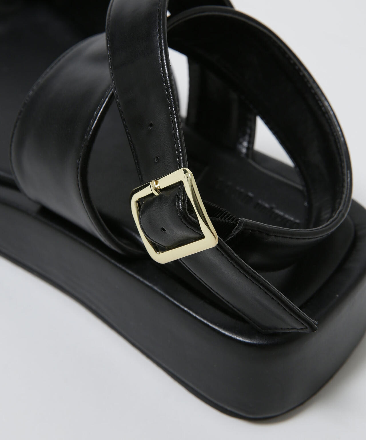 LB.03/クロスストラップサンダル 6693135305