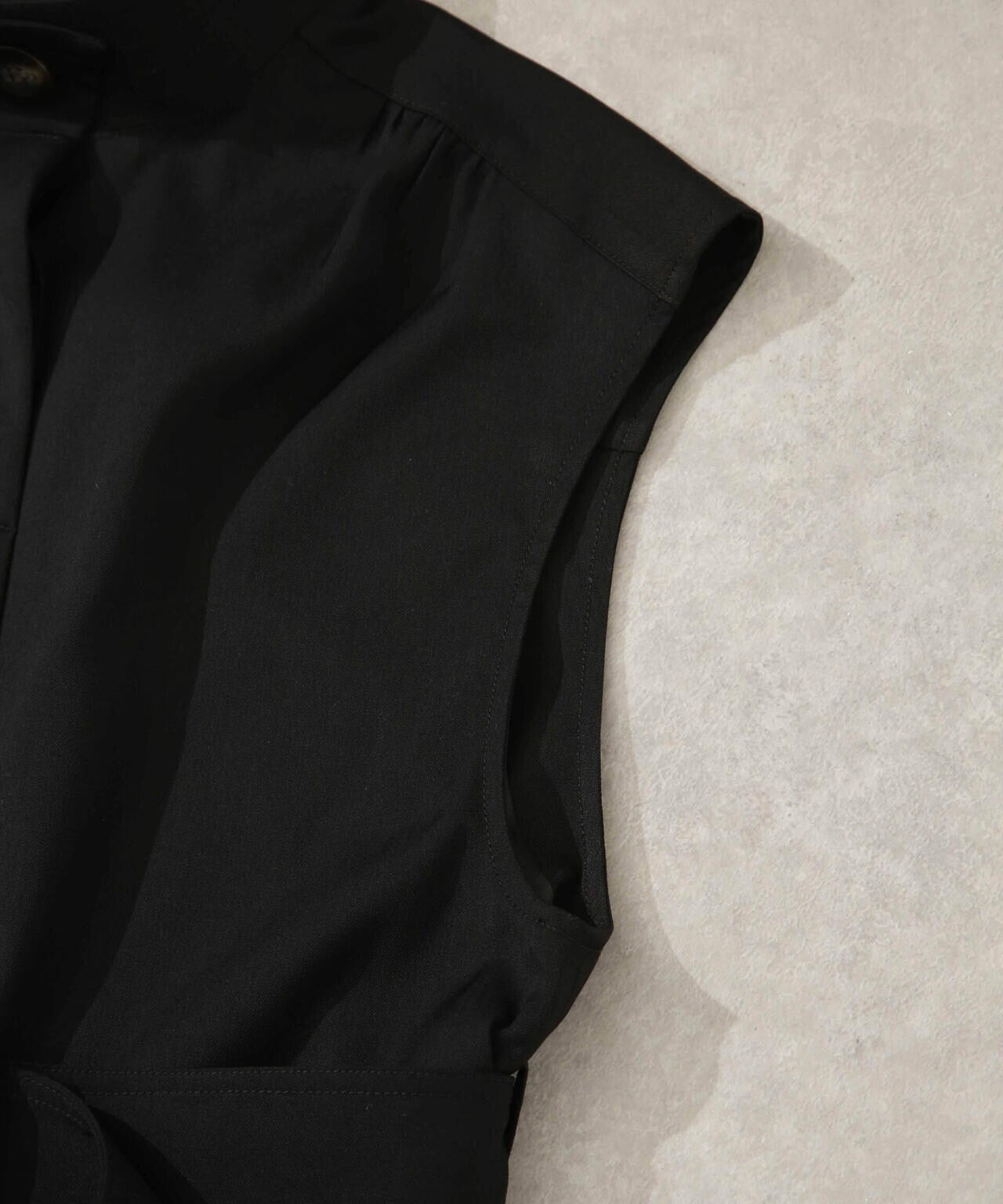 ベルト付きスタンドベスト 6693216303