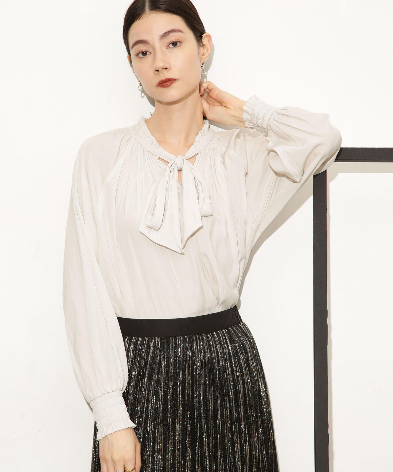 ギャザーネックボウタイブラウス 6693220318