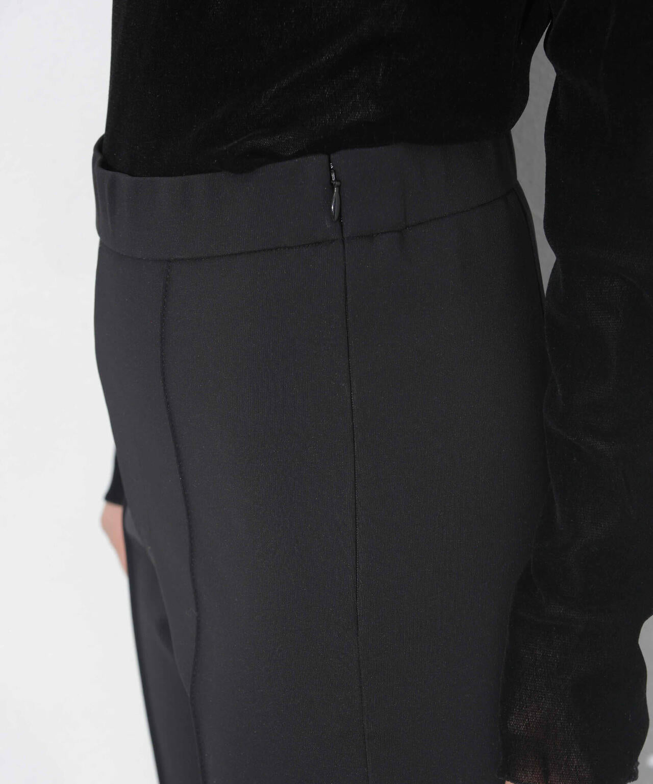 センタータックジャージースリムパンツ 6693227308