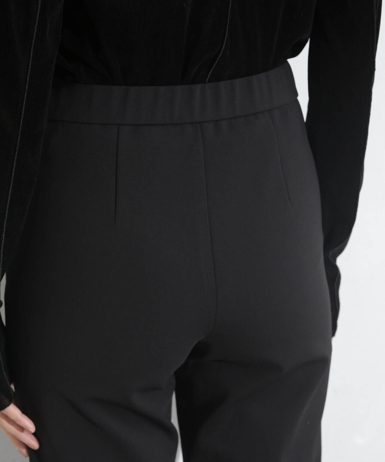 センタータックジャージースリムパンツ 6693227308