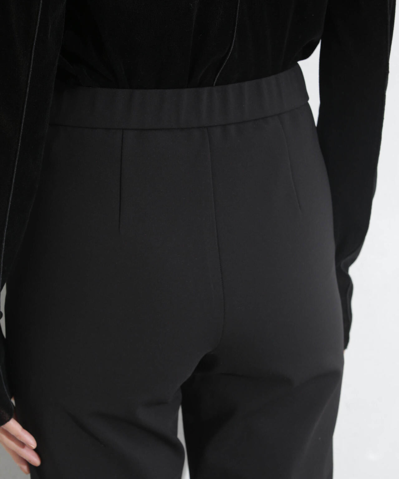 センタータックジャージースリムパンツ 6693227308