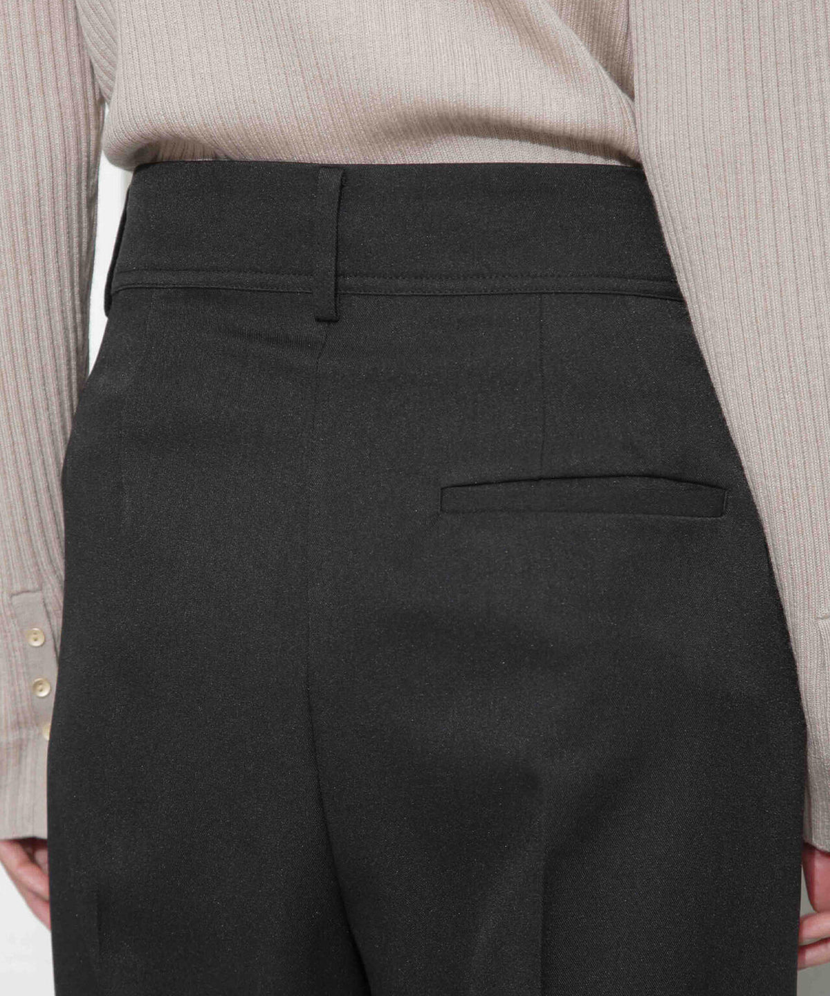 タックテーパードパンツ 6693227309