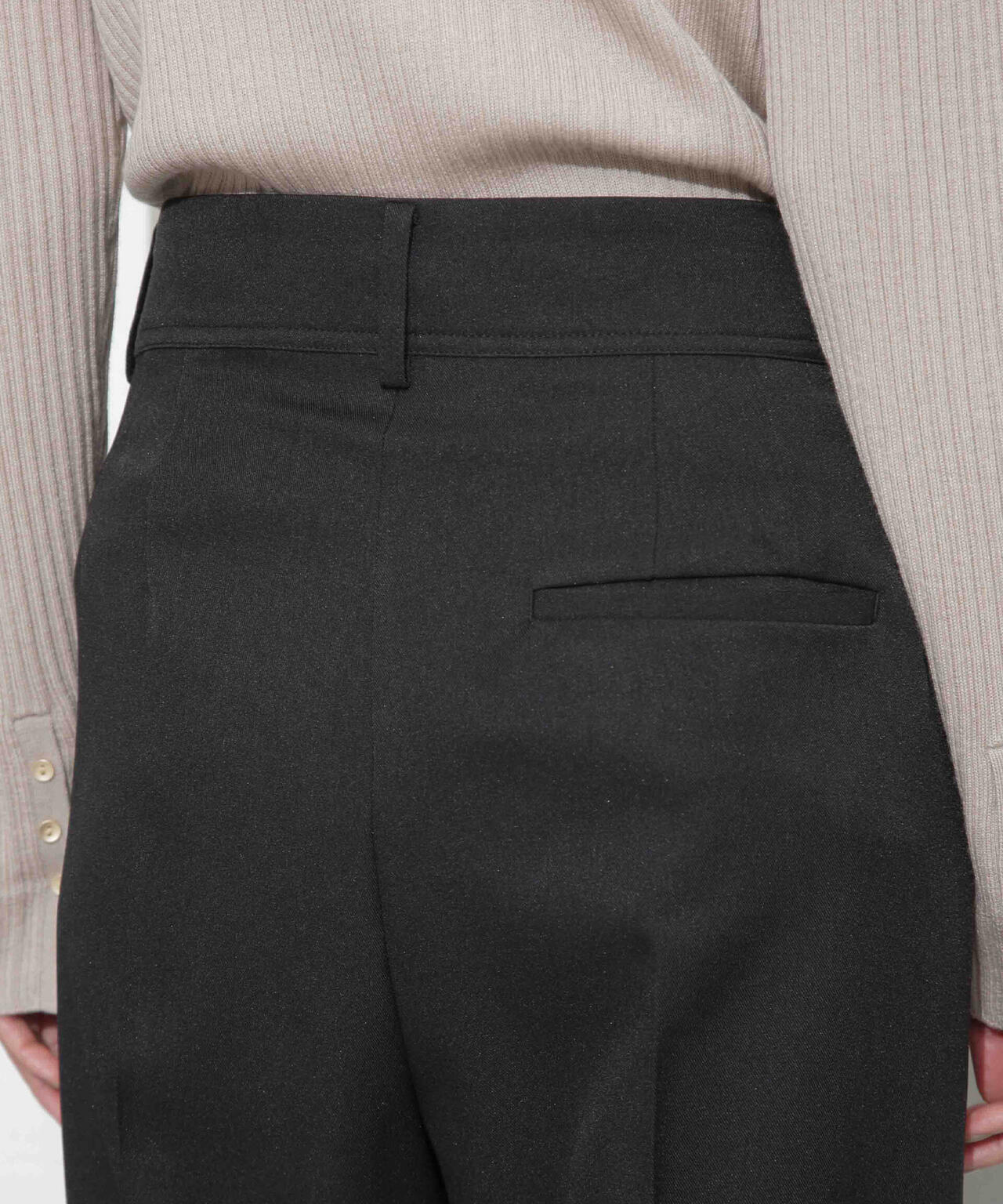 タックテーパードパンツ 6693227309