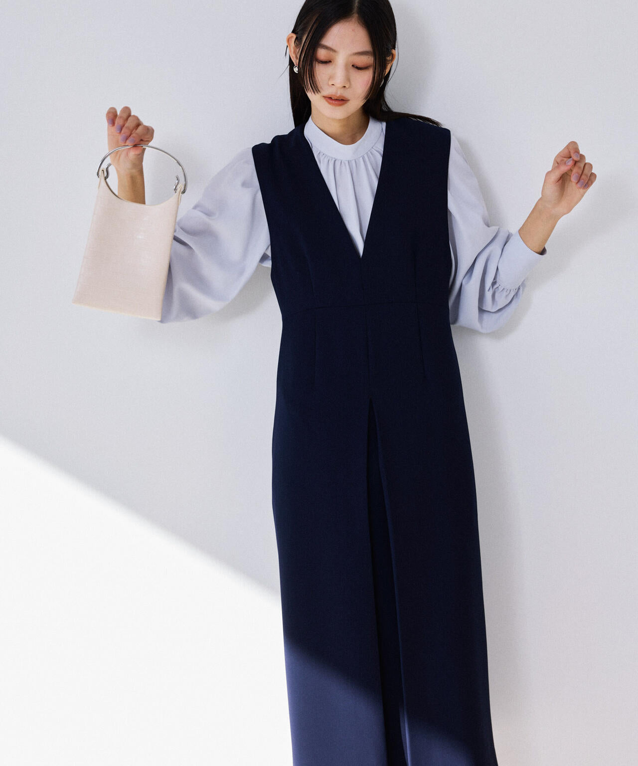 デイリーファンクション Vネックタックワンピース 6694119300