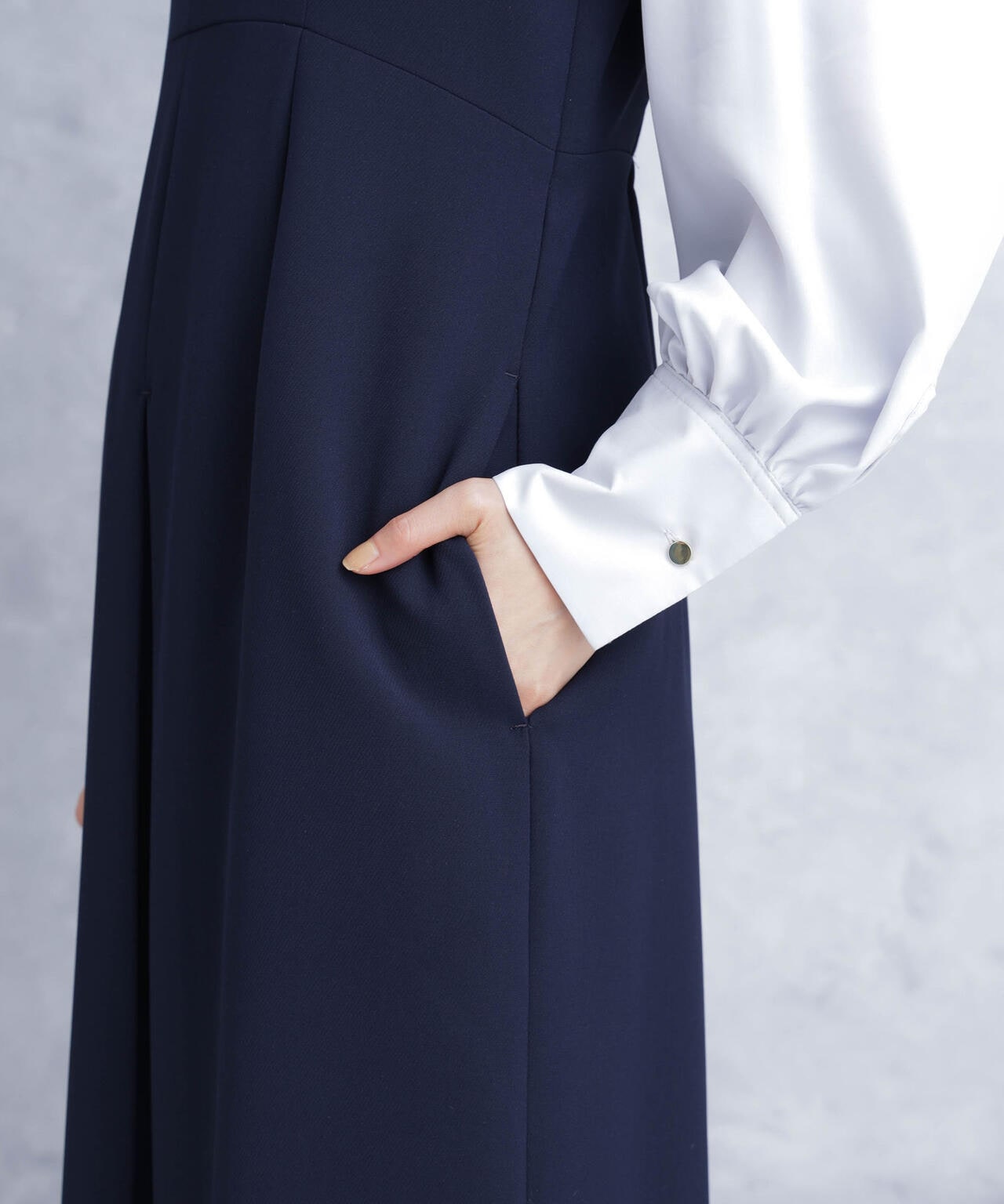 デイリーファンクション Vネックタックワンピース 6694119300