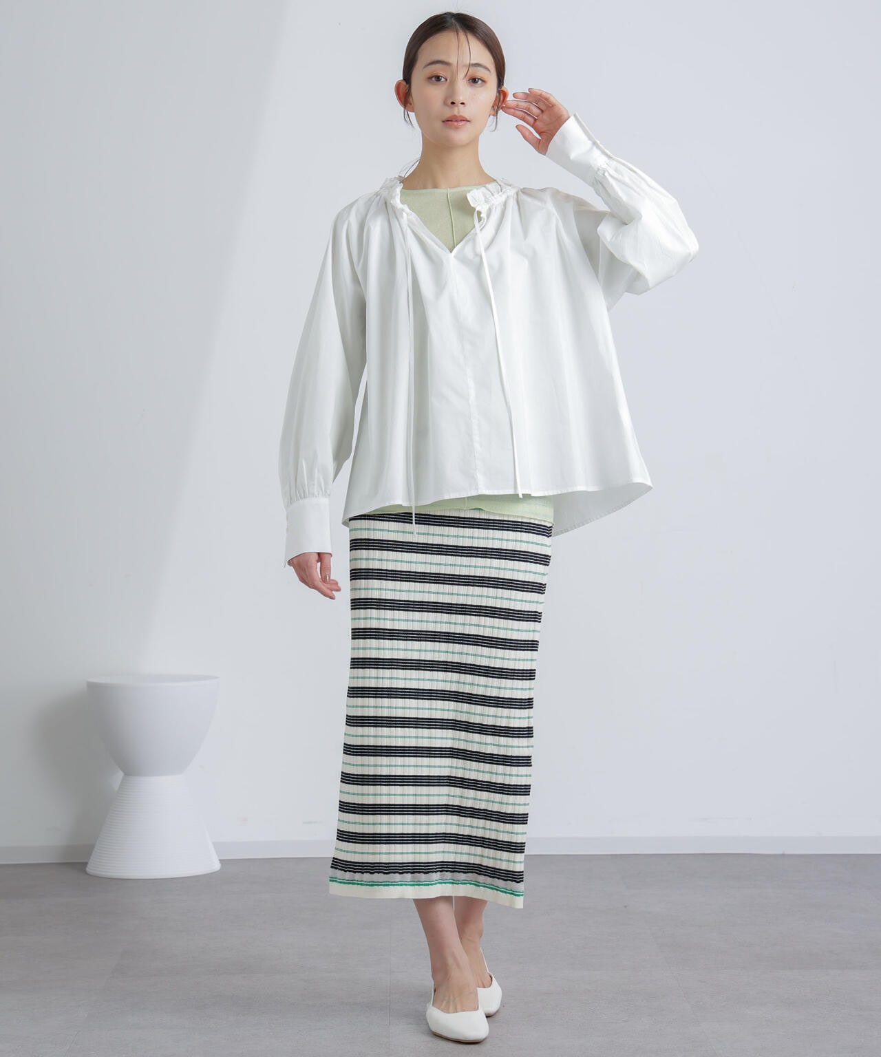 フリルカラーギャザーブラウス 6694120305