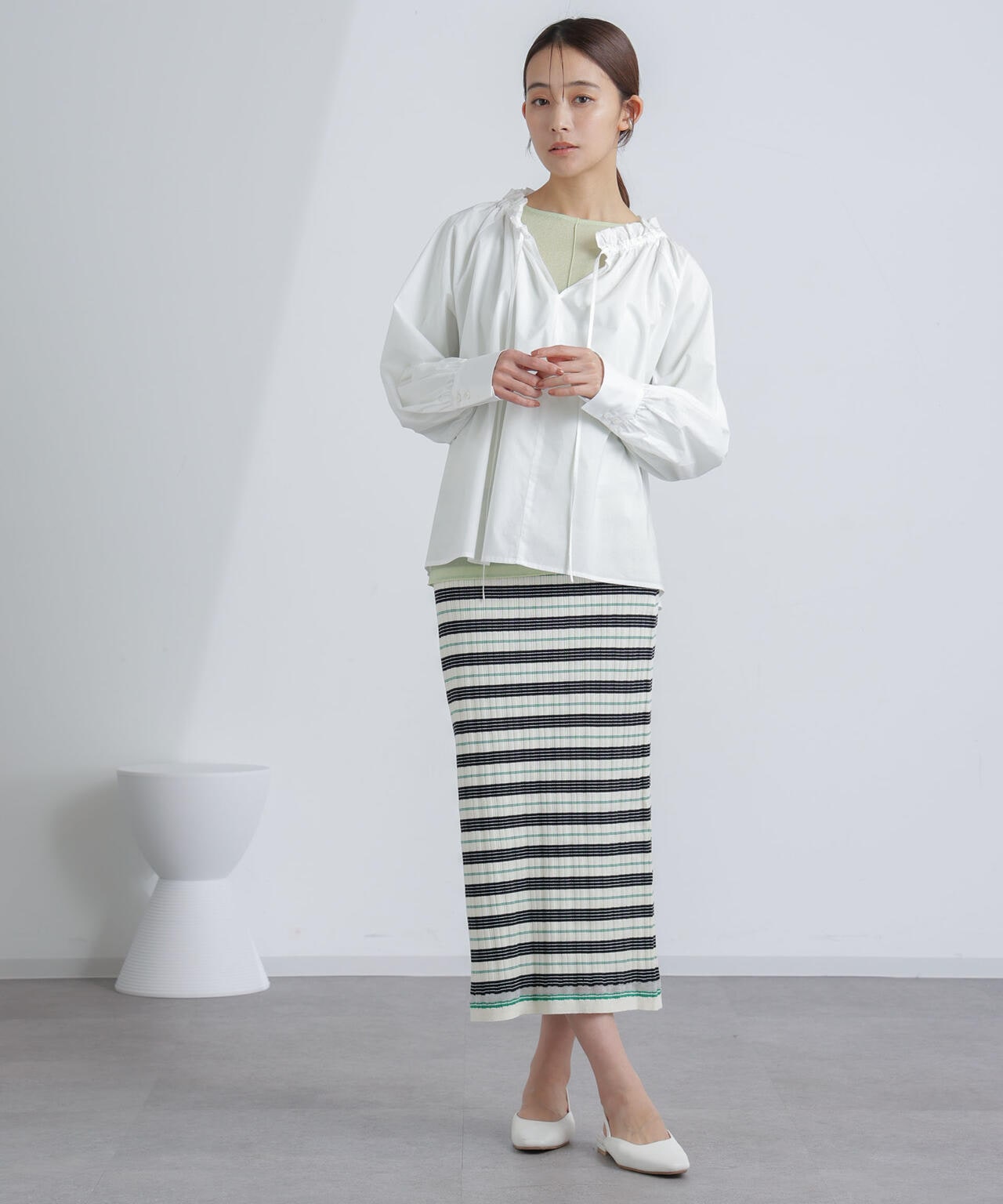 フリルカラーギャザーブラウス 6694120305