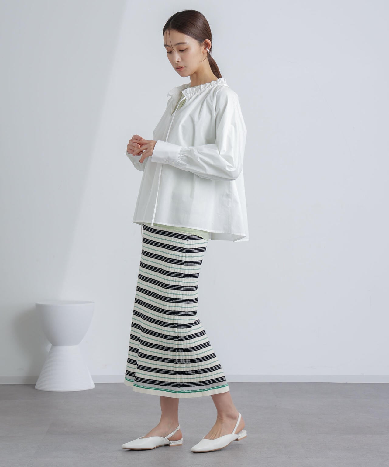 フリルカラーギャザーブラウス 6694120305