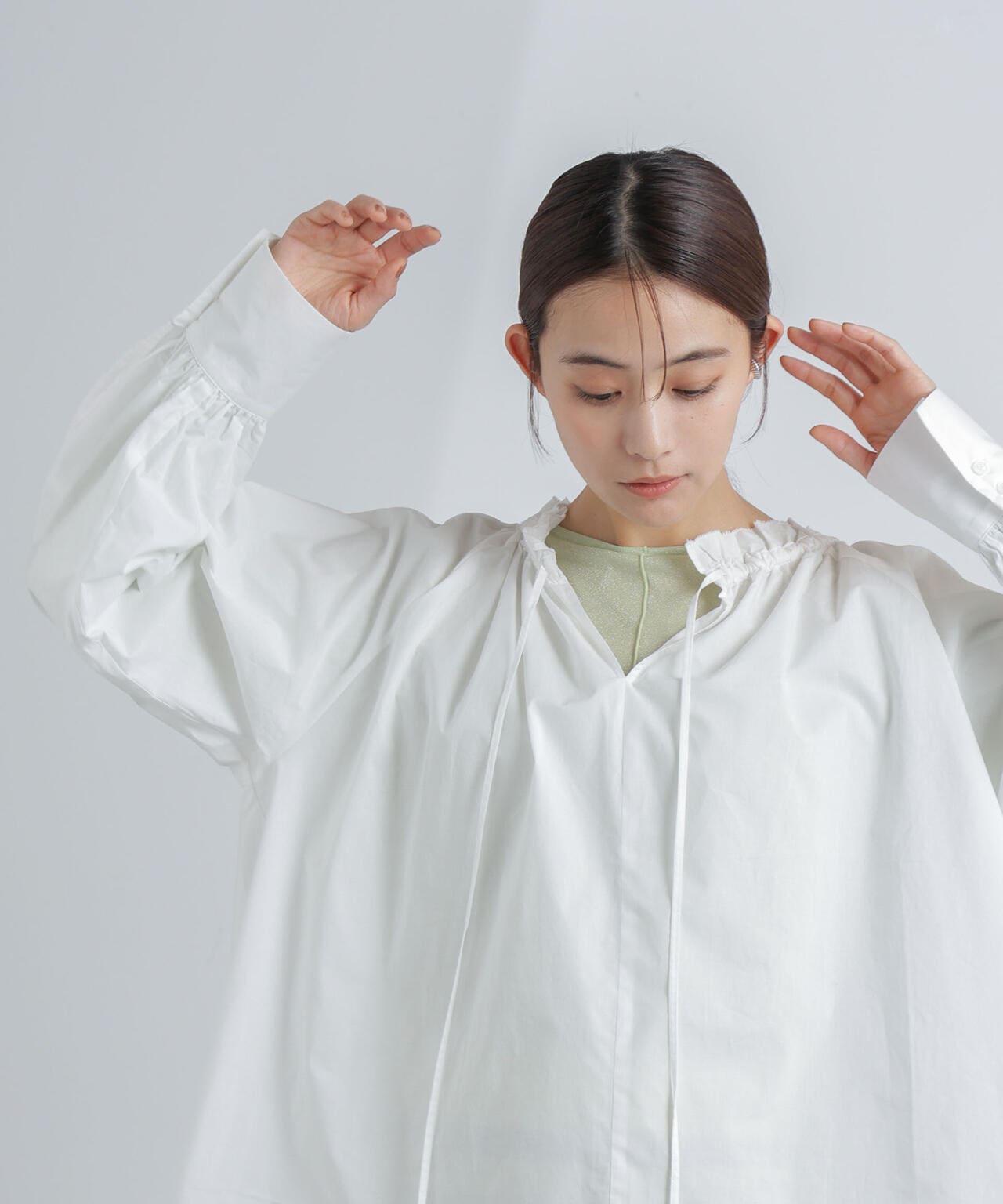 フリルカラーギャザーブラウス 6694120305