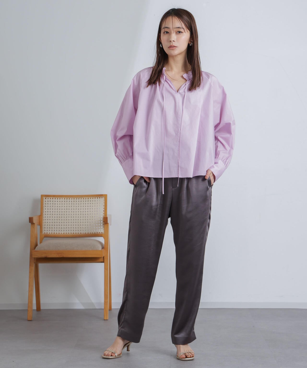 フリルカラーギャザーブラウス 6694120305