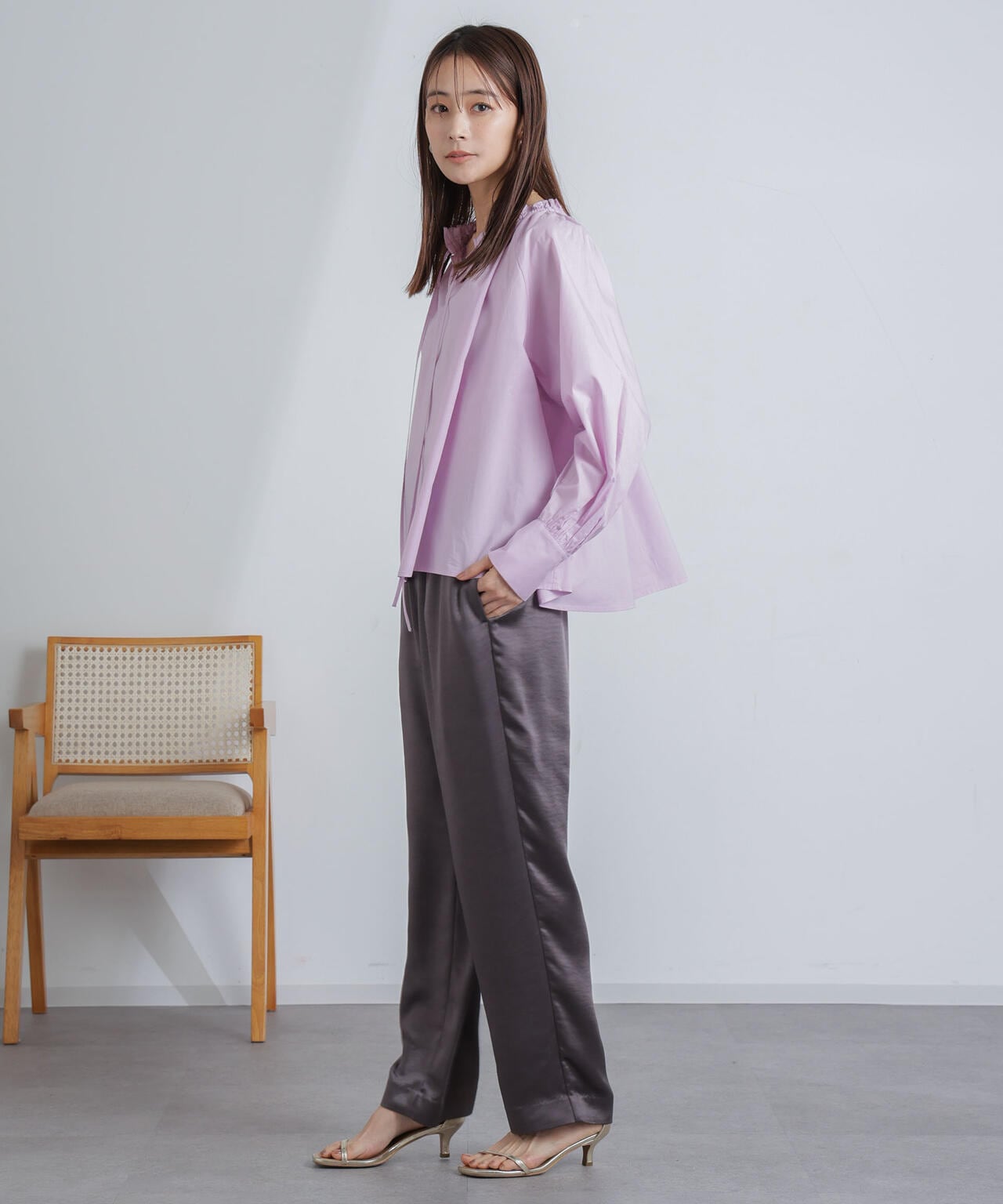 フリルカラーギャザーブラウス 6694120305