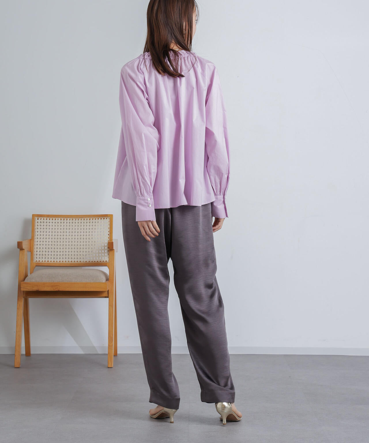 フリルカラーギャザーブラウス 6694120305