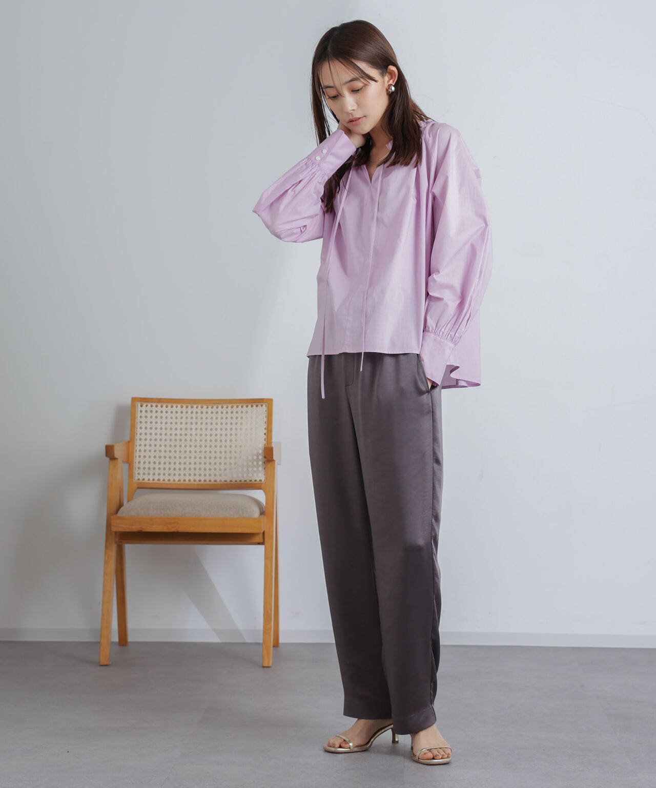 フリルカラーギャザーブラウス 6694120305