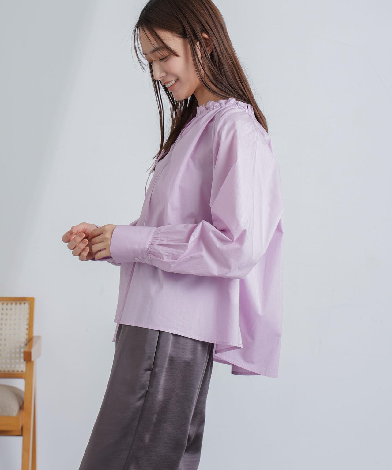 フリルカラーギャザーブラウス 6694120305