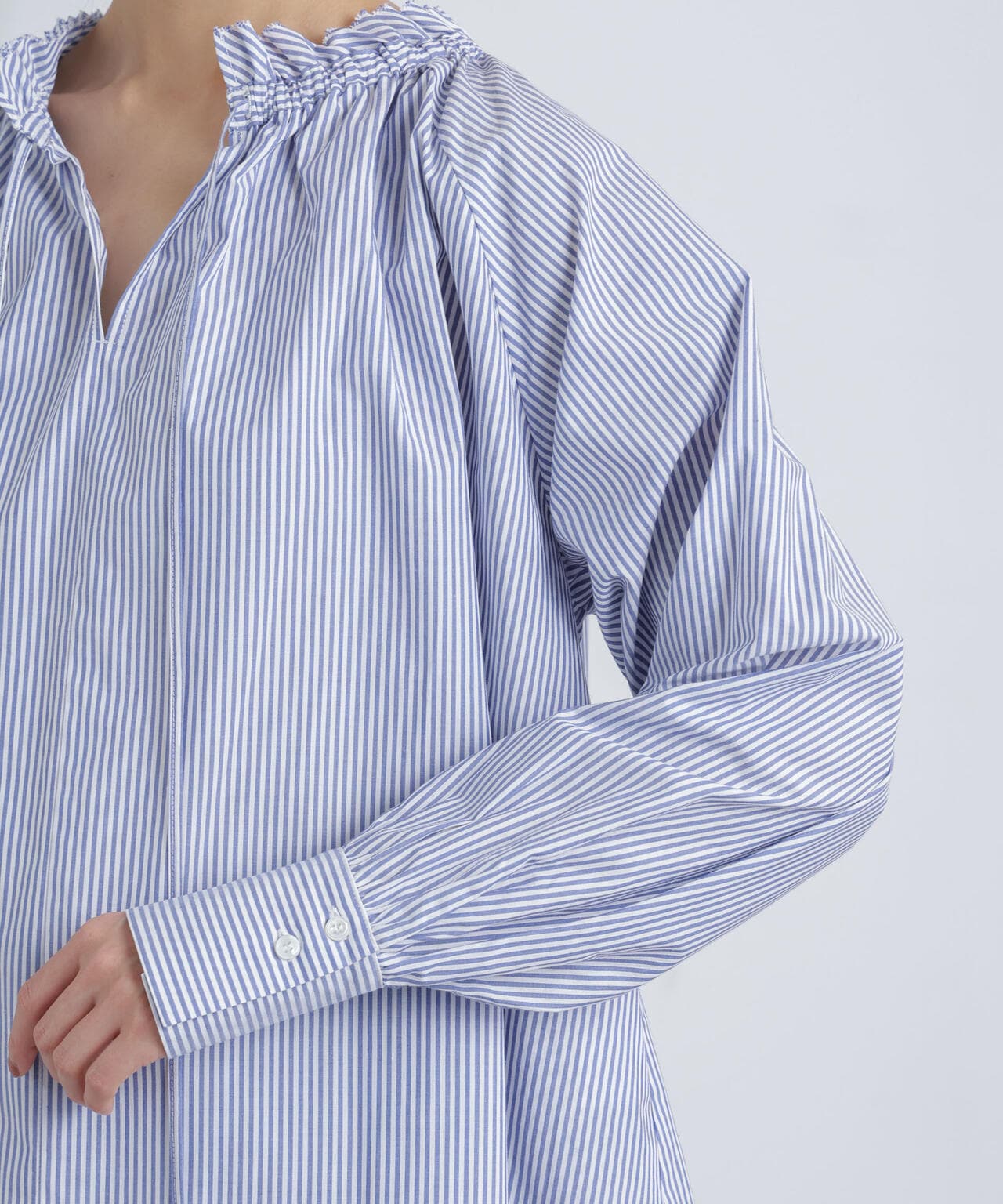 フリルカラーギャザーブラウス 6694120305