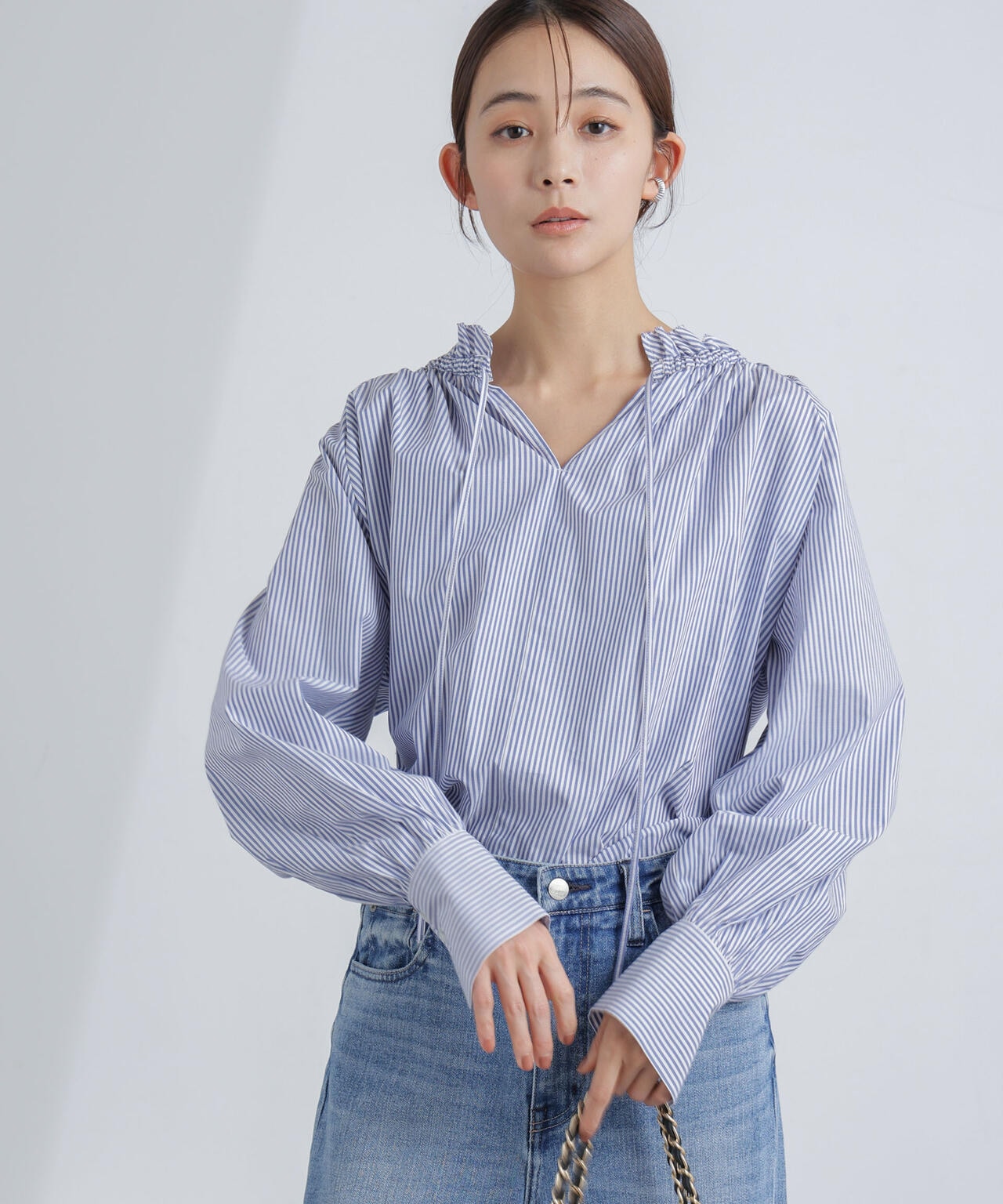 フリルカラーギャザーブラウス 6694120305