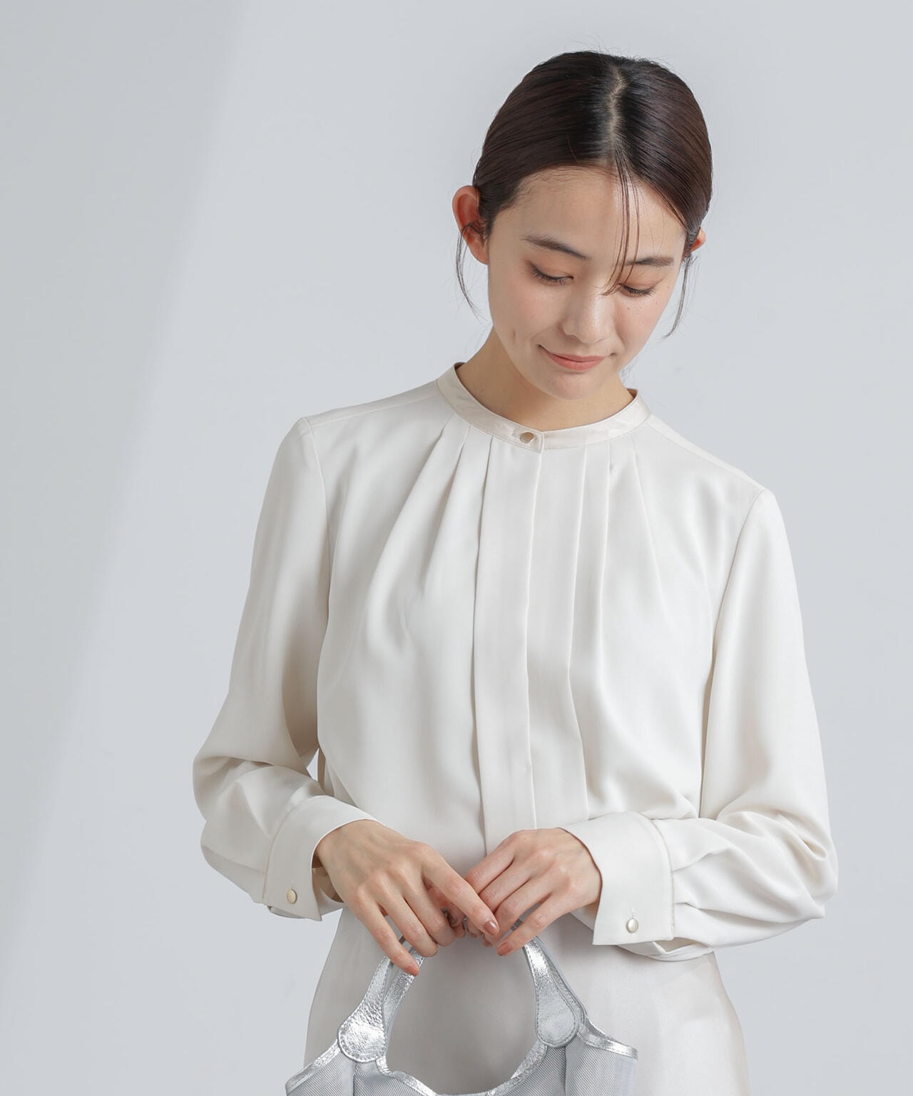 スタンドバイカラージョーゼットタックブラウス 6694120308