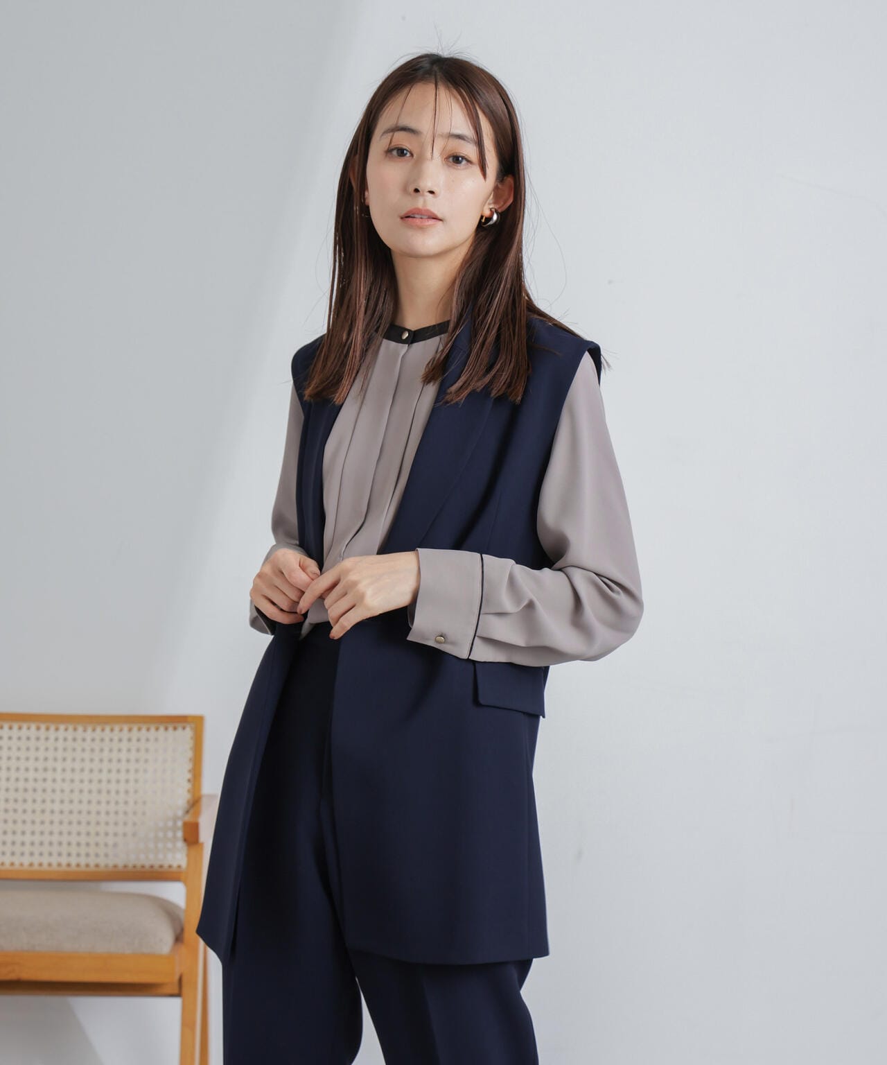 スタンドバイカラージョーゼットタックブラウス 6694120308