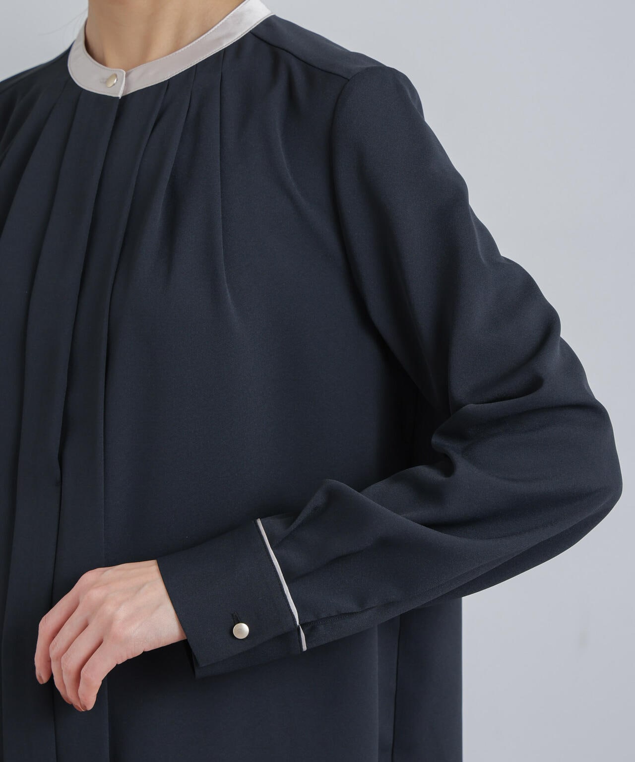 スタンドバイカラージョーゼットタックブラウス 6694120308